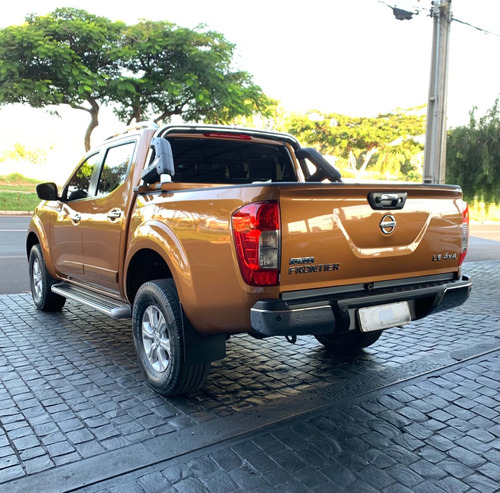 Imagem 3 de 10 de Nissan Frontier Le 2.3 Laranja 2017