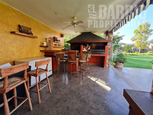 Imagen 13 de 30 de Casa En Venta De 4 Dorm. En Colina