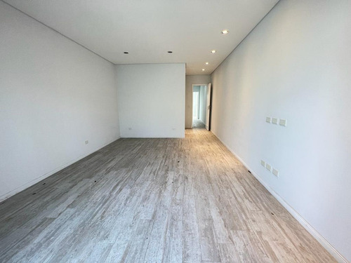 Imagen 24 de 30 de Duplex 3 Amb C/ Patio Y Escritorio A Estrenar