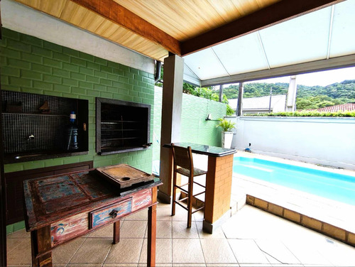 Casa Com 5 Quartos Na Prainha