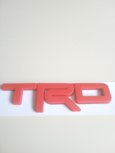 Emblema Frontal En Letras Grande Trd Color Rojo