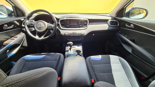 Imagen 12 de 14 de Kia Sorento 2017 2.4 Lx At