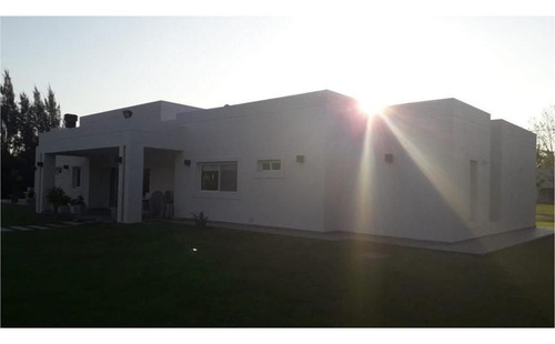 Imagen 4 de 22 de Casa Minimalista 5 Amb. Sobre 2800 M2 Fincas De San Vicente