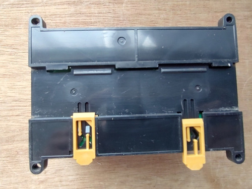 Plc Omron Sysmac Cp1l-m40dt-a (Usado)