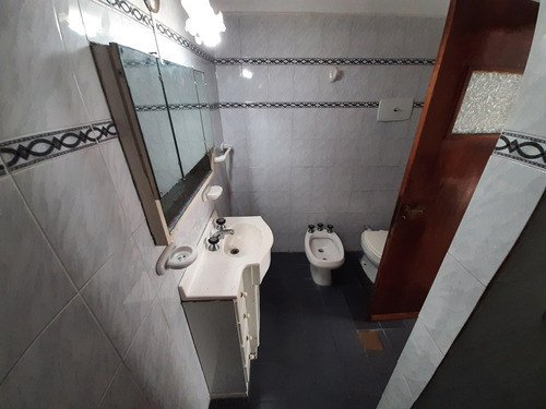 Casa 2 O 3 Familias En Venta Ubicado En Lanús Oeste