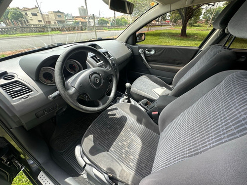 Renault Megane 1.6 DYNAMIQUE GRAND TOUR 16V FLEX 4P MANUAL