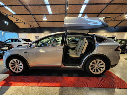 Imagen 3 de 10 de Tesla Model X Hilton Motors Co