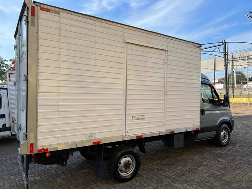 Imagem 4 de 12 de Iveco Daily 35s14 - 2015 - Baú De 4,20 Com Rastreador
