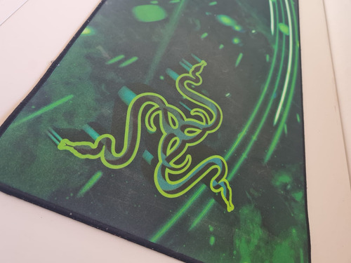 Mousepad Gamer Razer Goliathus Speed De Tela Cosmic Extended Verde Oscuro Speed (Usado)
