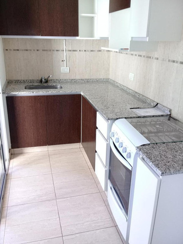 Imagen 2 de 12 de Departamento 2 Ambientes Con Cochera