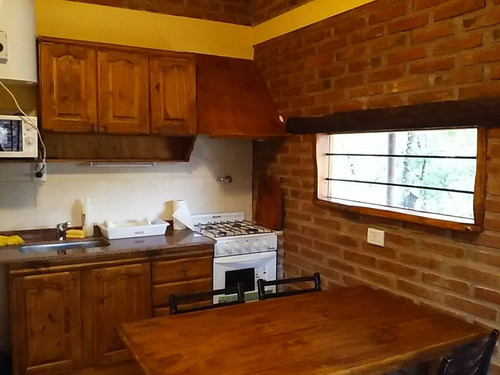 Fdo. De Comercio Con Inmueble Incluído! Complejo De 6 Cabañas Con Estacionamiento A 200 Mts Del Río!