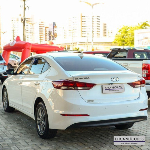 Imagem 3 de 8 de Hyundai Elantra 2.0 16v Flex Aut.