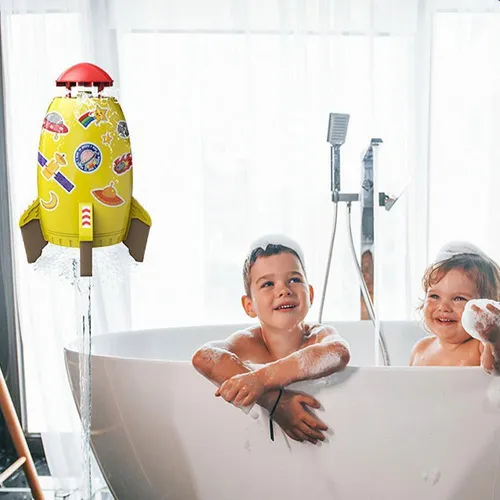 . Juguetes De Despegue Con Cohetes Rociadores De Agua