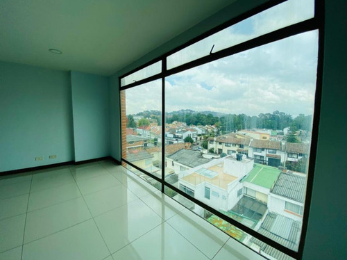 Oficina En Venta En Bogotá Pontevedra. Cod 45110