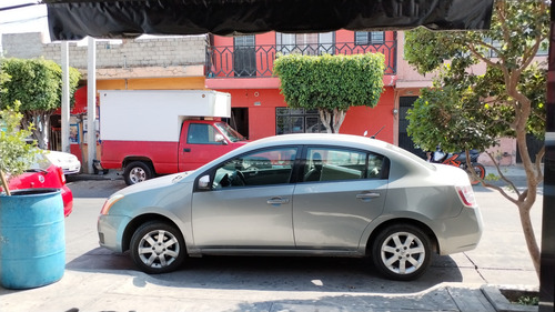 Nissan Sentra 2.0 Custom 6vel Mt