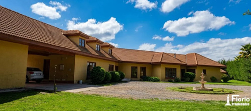 Espectacular Casa En Parcela, Disfruta Un Oasis En La Ciudad