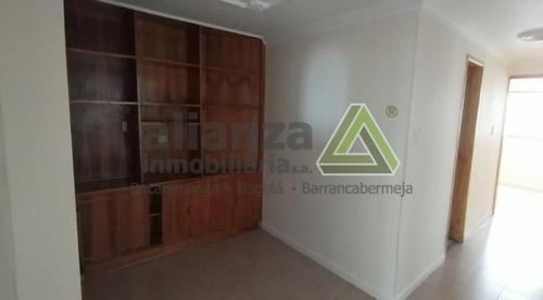 Apartamento En Arriendo