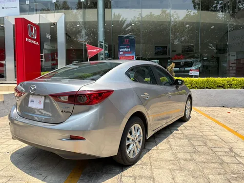 Mazda Mazda 3 2015