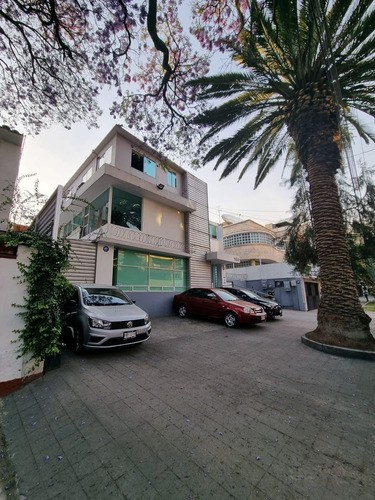 Amplia Y Hermosa Casa Con Uso De Suelo En Col. Polanco
