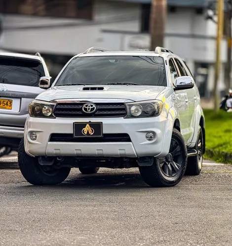 Toyota Fortuner 3.0 Sr5