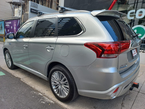 Imagen 4 de 15 de Mitsubishi Outlander Limited Phve 2021