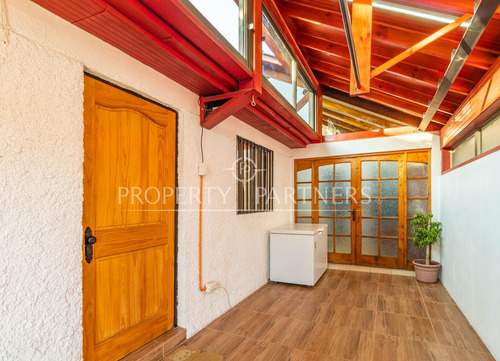 Casa De 5 Dormitorios Y 3 Baños En Villa Residenci...