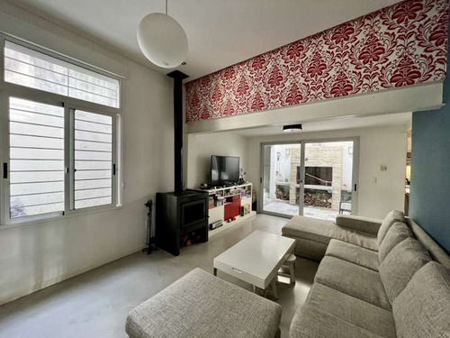 Venta De Casa De 4 Dormitorios En Punta Carretas. 2gjes