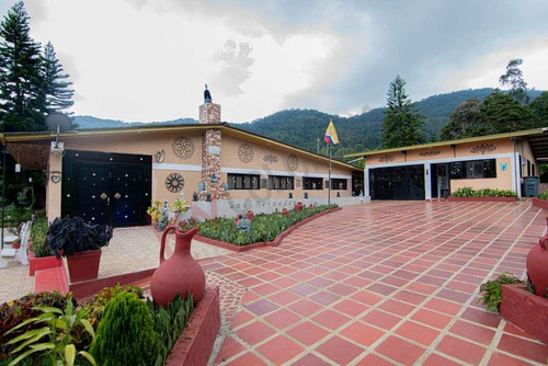 Venta De Casa Campestre A Puerta Cerrada En Dapa, Valle Del Cauca Area Lote 12.856 Mt2, Area Construida 377 Mt2-9413