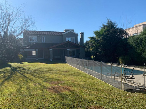 Imagen 25 de 28 de Hermosa Casa De 4 Ambientes En Campo Grande! Con Renta