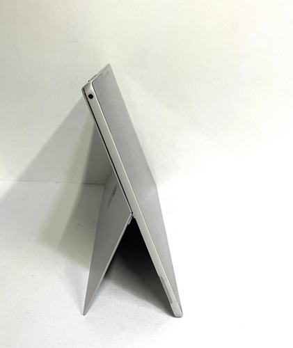 Microsoft Surface Pro 1796 2en1, Core I5 7th, 8 Ram, Ssd 240 (Reacondicionado)
