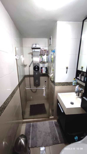 Imagen 15 de 20 de Vendo Apartamento Actualizado En Calle Cerrada De La Urbina