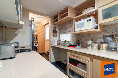 Departamento 4 Ambientes Con Dependencia Al Frente - Recoleta