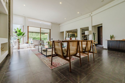 Casa Con Doble Altura Impecable, En Condominio Las Garzas