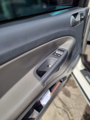 Imagem 8 de 10 de Volkswagen Saveiro Cross 14/15 1.6