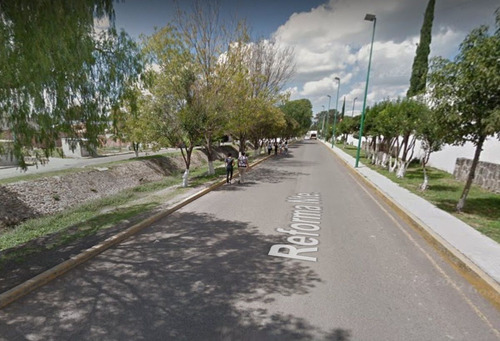 Predio Pedro Escobedo Comercial Industrial Cod. Htr9
