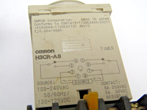 Omron H3cr-a8 0-1.2 Sec Timer Relay + Socket **used** Jje