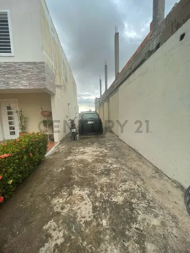 Town House En Yara Yara