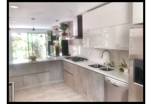 Vendo Casa En El Poblado