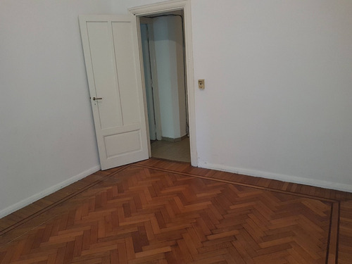 3 Ambientes De 80m2