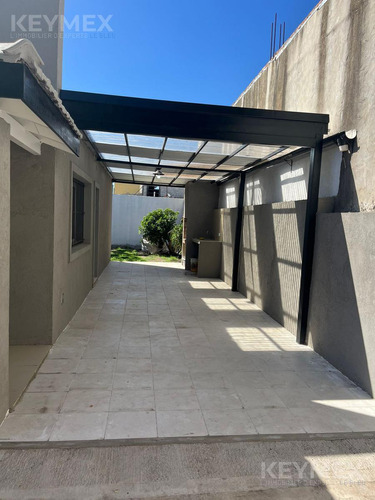 Casa En  Venta En El Centro De Pilar 3 Amb.