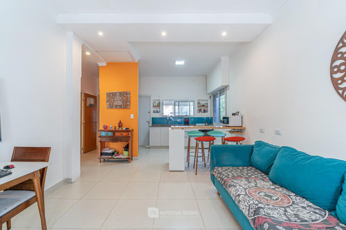 Venta - 2 Casas Con Gran Parque Y Pileta - Zona Pompeya