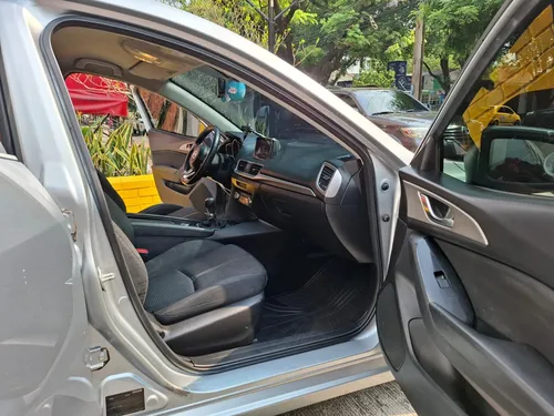 Mazda 3 2.0 Touring Mt