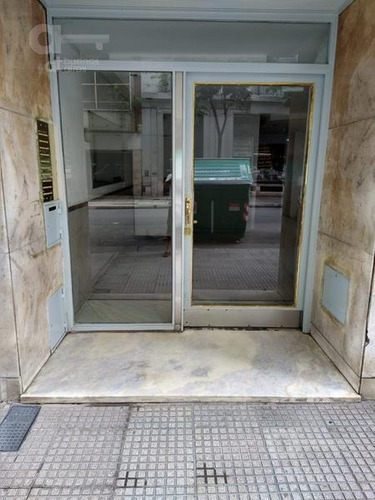 Recoleta. Ambiente Dividido Reciclado. Alquiler Temporario Sin Garantías.