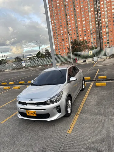 Kia Rio 1.4 Vibrant Hb At