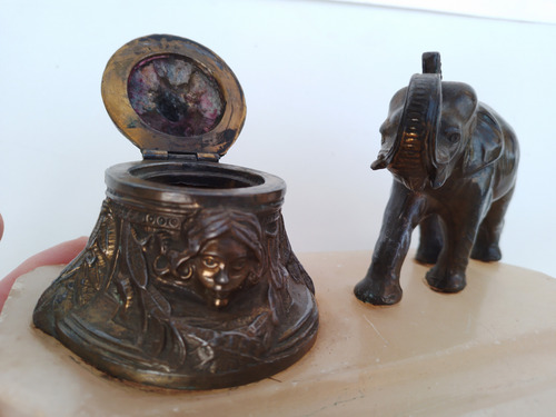 Antigua Escribanía Tintero Con Elefante Peltre ? Marmolina (Usado)
