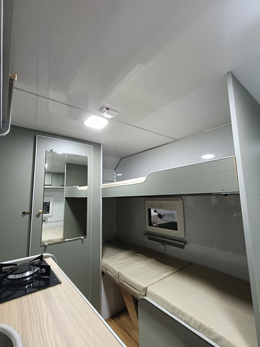 Trailer Home Para 4 Pessoas Modelo 320 C/ Cozinha E Banheiro