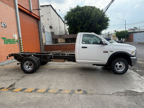 RAM 4000 5.7 Chasis Cabina Pl 4x2 Mt