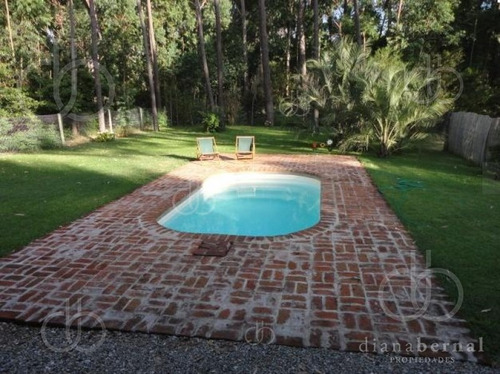 Punta Del Este, Casa En Solanas, 2 Dormitorios Y Piscina*- Ref: 42477