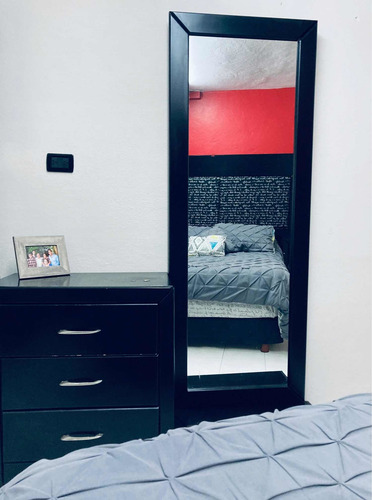 Recámara King Size Picasso - Color Negro (Usado)
