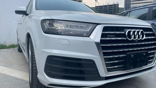 Audi Q7 3.0 V6 S Line 7 Pasajeros At